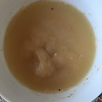 鸡腿菇肉渣炒饭的做法图解2