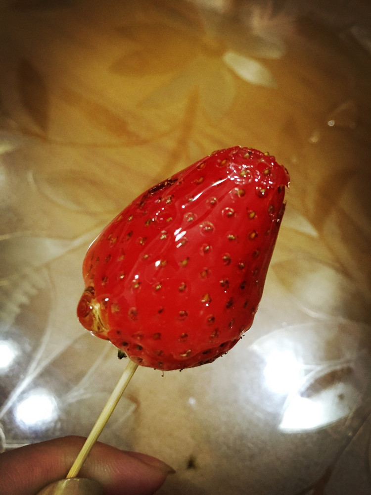 甜蜜蜜冰糖草莓的做法