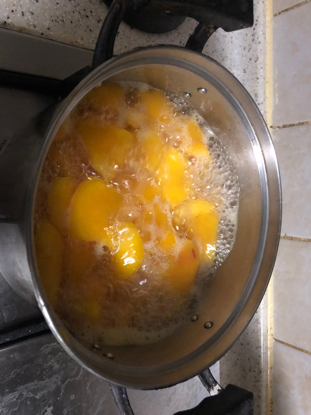 自制黄桃罐头怎么做_自制黄桃罐头的做法_豆果美食