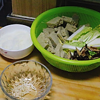 砂锅白菜冻豆腐的做法图解1