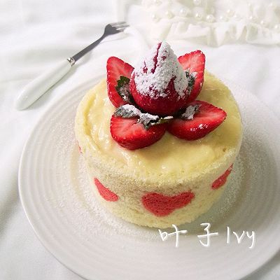 彩绘草莓蛋糕