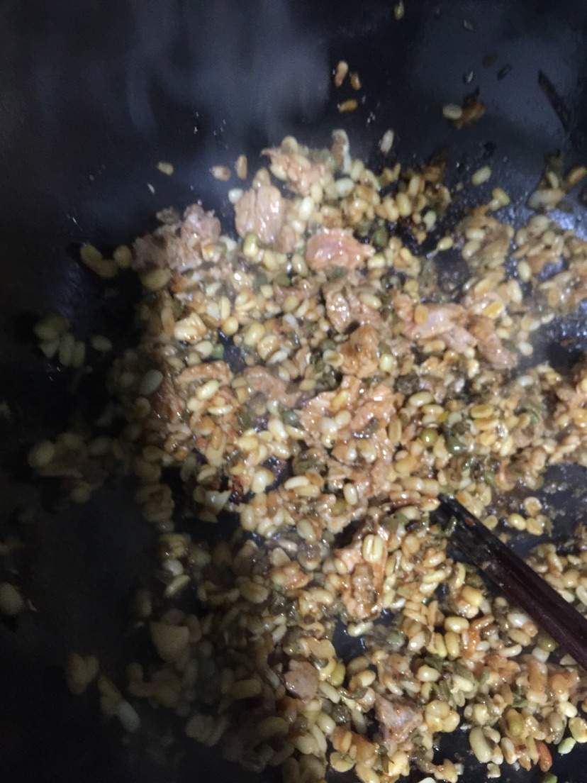 绿豆芽小炒肉的做法图解4