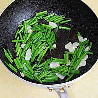 【韭菜苔炒螺片】--家常味道的海鲜小炒的做法图解5