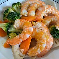 #鸡汁入家宴 感恩正当“食”#凉拌虾仁莲藕西兰花的做法图解2