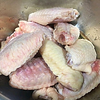 蘑菇烧鸡翅的做法图解2