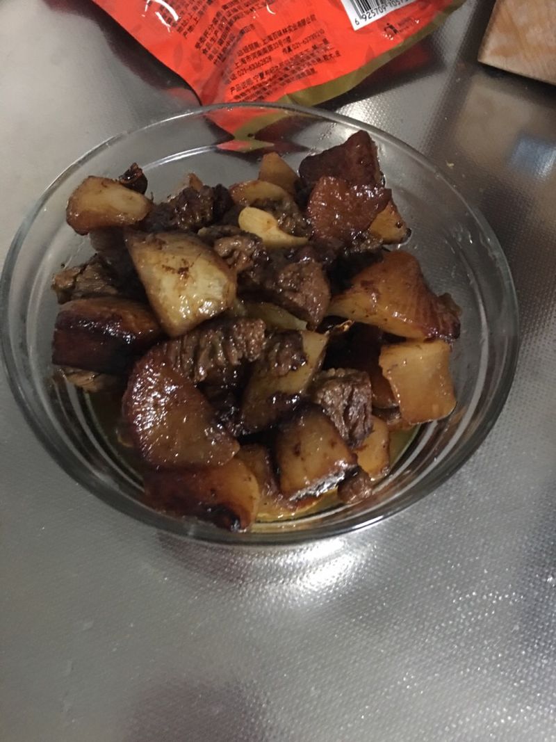 电饭煲煮红烧萝卜牛腩