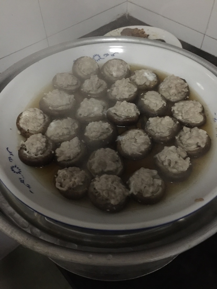 蘑菇添肉的做法图解3
