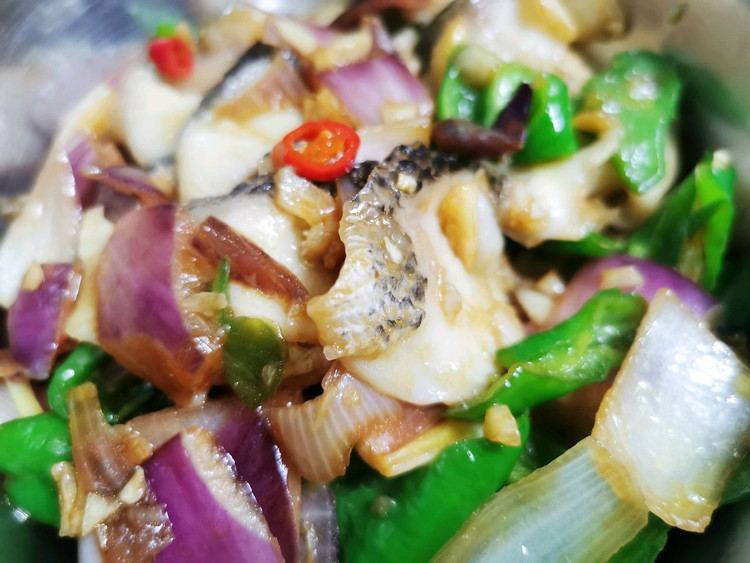 【八月家】十分钟快手菜——炒鱼片的做法