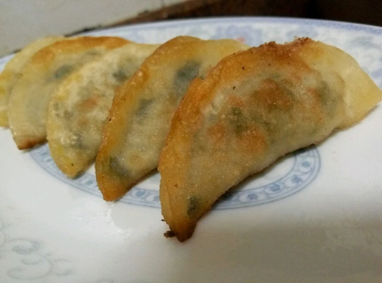 香煎韭菜饺的做法