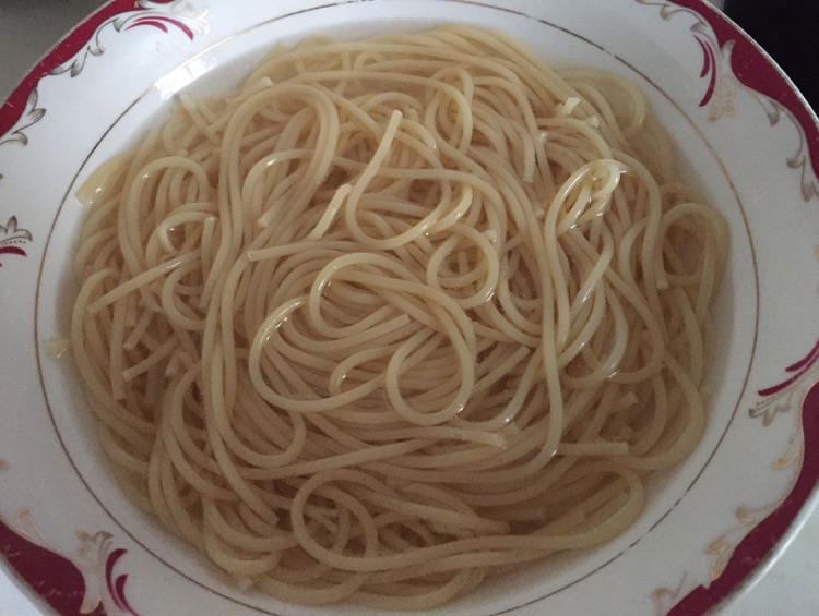黑椒牛排意面的做法图解2