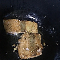 香煎马哈鱼的做法图解9