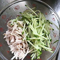 #夏日餐桌降温企划#捞汁鸡丝凉面的做法图解1