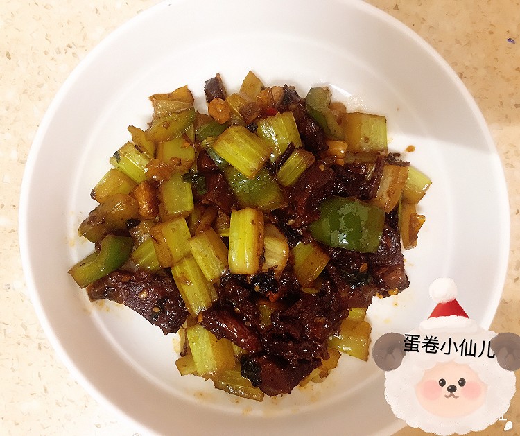 2020宅美食-青椒芹菜辣炒牛肉 下饭菜的做法