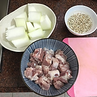 冬瓜薏仁排骨汤的做法图解1
