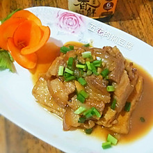 五花肉焖豆腐#酱香鲜#