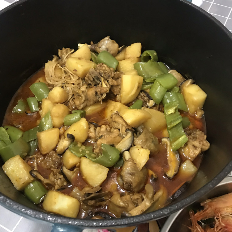 简单又美味的土豆炖鸡的做法