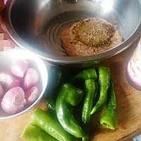 毛葱猪肉馅饺子(馄饨)，毛葱猪肉馅饺子(馄饨)的做法图解2