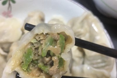 豆角海米水饺，够家常吧！第一次做这个馅