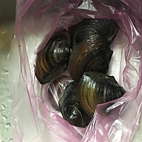 河蚌香菇粥的做法图解1