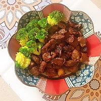 黑蒜子牛肉粒 配西兰花 减脂的做法图解4