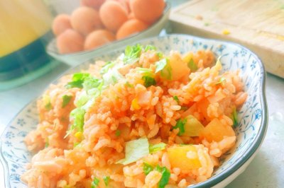 不要在吃蛋炒米了，试试西红柿土豆饭
