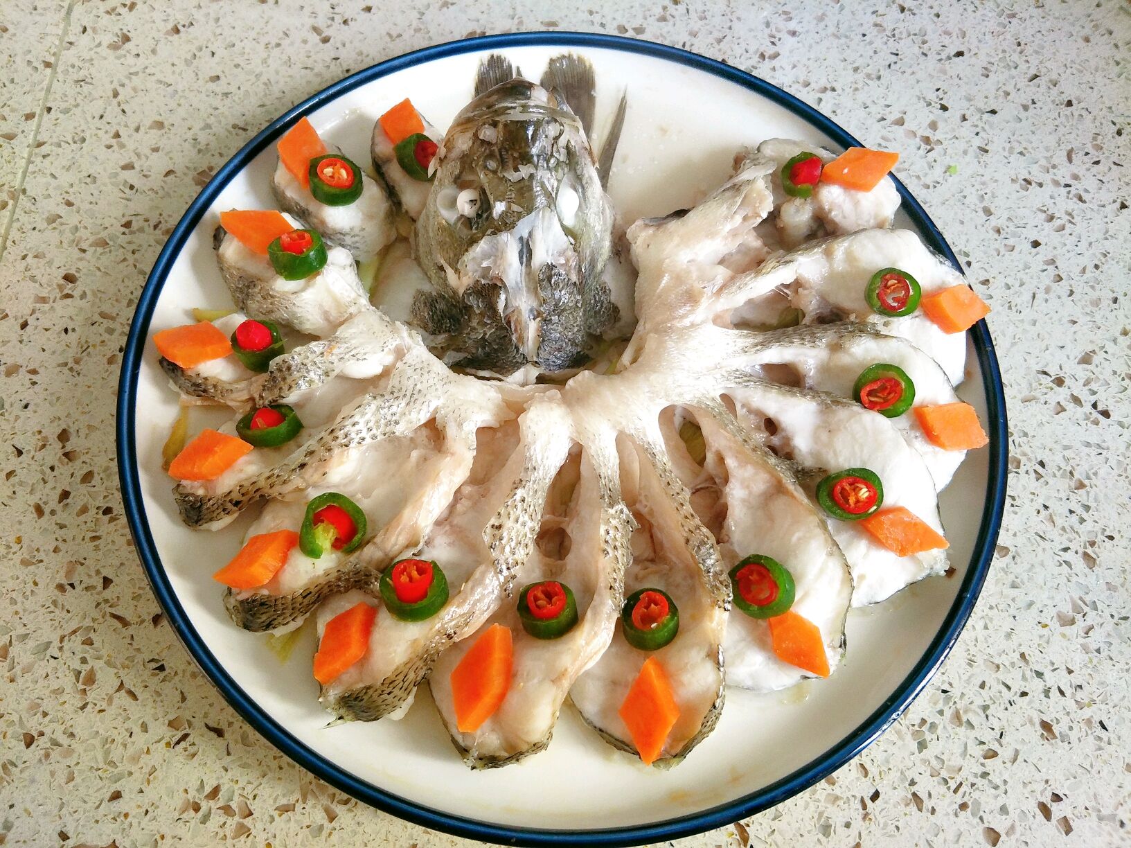 清蒸孔雀鱼怎么做_清蒸孔雀鱼的做法_豆果美食