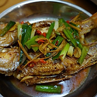 红烧鱼的做法图解1