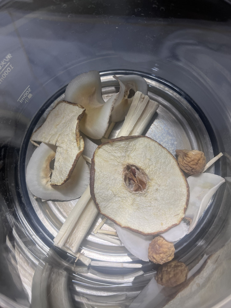 竹蔗白茅根水的做法