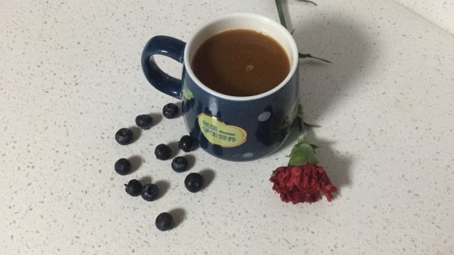 蓝莓排毒果汁+#爱的周年庆#的做法