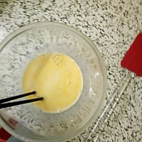 电饭煲版草莓酱海绵夹心蛋糕的做法图解3