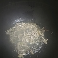 家常小炒：猪肉炒芹菜胡萝卜的做法图解4