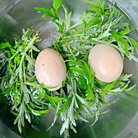 艾草煮鸡蛋的做法图解2
