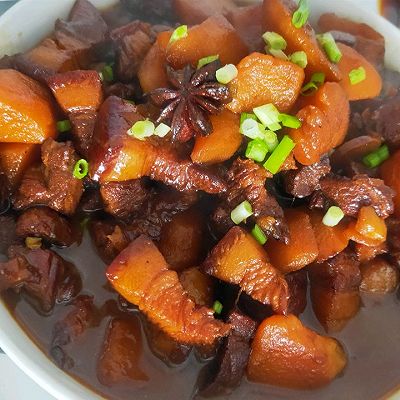 红烧肉炖土豆