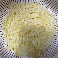 #晒出你的中秋团圆饭#青椒土豆丝的做法图解2