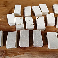 酱汁焖豆腐的做法图解1