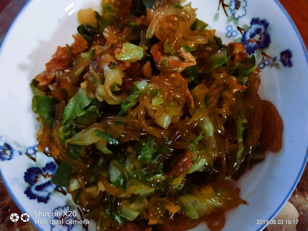 圆白菜炒粉卷心菜炒粉大头菜炒粉