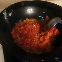 妈妈的味道：五分钟吃上的西红柿炝锅面的做法图解5