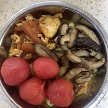 #少盐饮食 轻松生活#中西合璧：复合番茄鸡蛋-蘑菇意粉