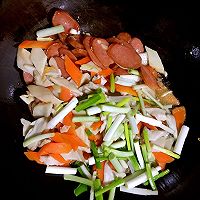 杏鲍菇炒火腿肠的做法图解8