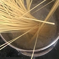 蘑菇意面的做法图解1