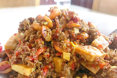 牛肉酱配馒头稀饭