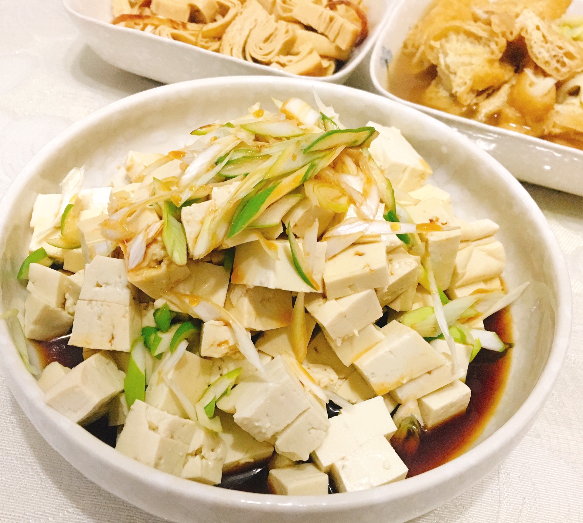 大厨教你葱烧豆腐的做法，步骤详细，葱香浓郁，上桌全家都爱吃 - 哔哩哔哩
