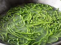 菠菜面的做法图解4
