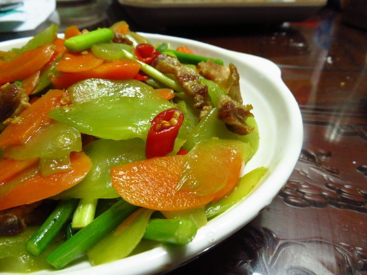 超简单莴笋炒肉片的做法