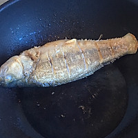 砂锅鲈鱼汤的做法图解2