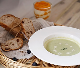 【原麦早餐】欧式葡萄：蘸花菜洋葱四季汤，配奶油芒果杯的做法