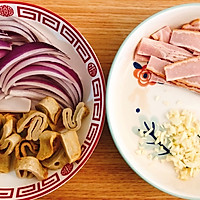 鱼饼的诱惑之韩式培根炒鱼饼的做法图解1