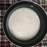 自制淡奶/消耗快过期的牛奶的做法图解2