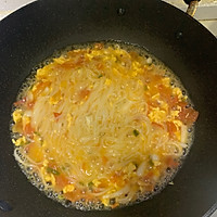 西红柿菌菇鸡蛋面的做法图解3