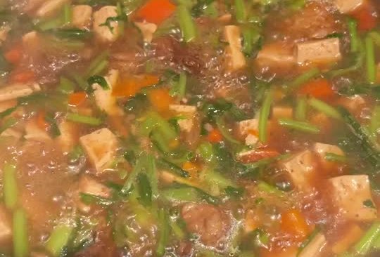 热汤牛肉豆腐臊子面的做法